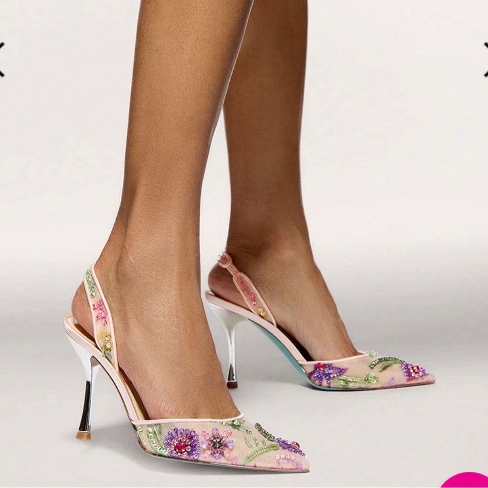 Betsey Johnson Size 8 Multicolor Floral pointed toe heels